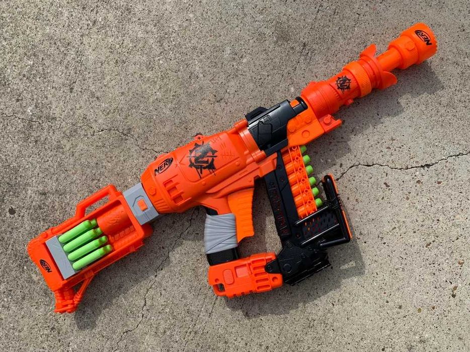 Pistolet Nerf E6163 Zombie Strike Nailbiter (NOWY) + strzałki