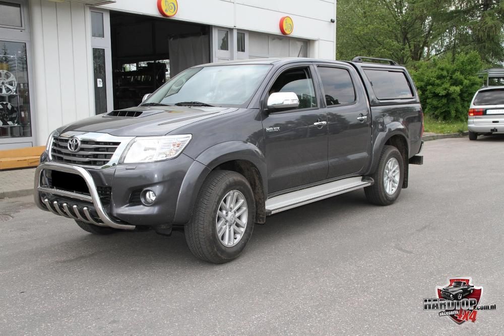 Orurowanie przednie, kły, baranek Toyota Hilux