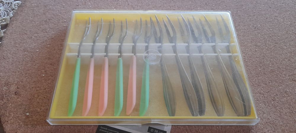 Widelczyki do zakąsek z epoki prlu