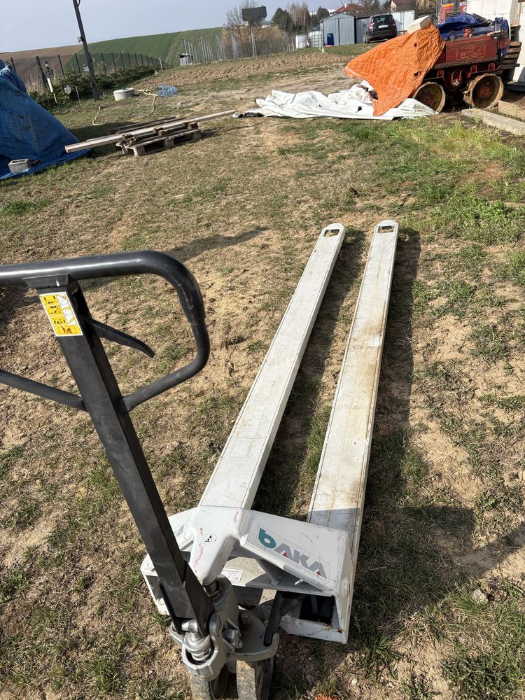 Wózek paletowy LONG-XXL z widłami o długości 3000 mm i udźwigu 2000 kg
