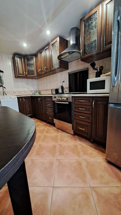 Поряд з центральним автовокзалом.