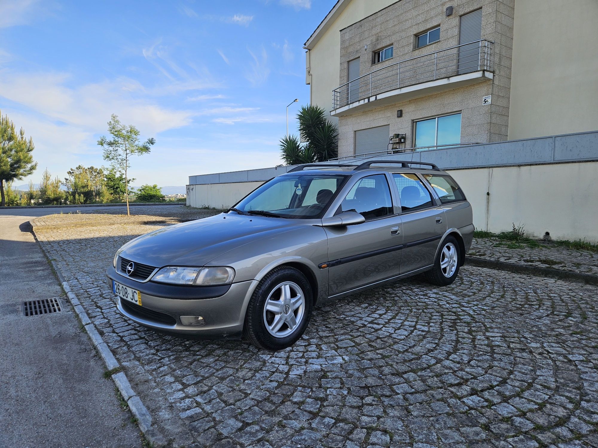 Opel Vectra 1.6 16V