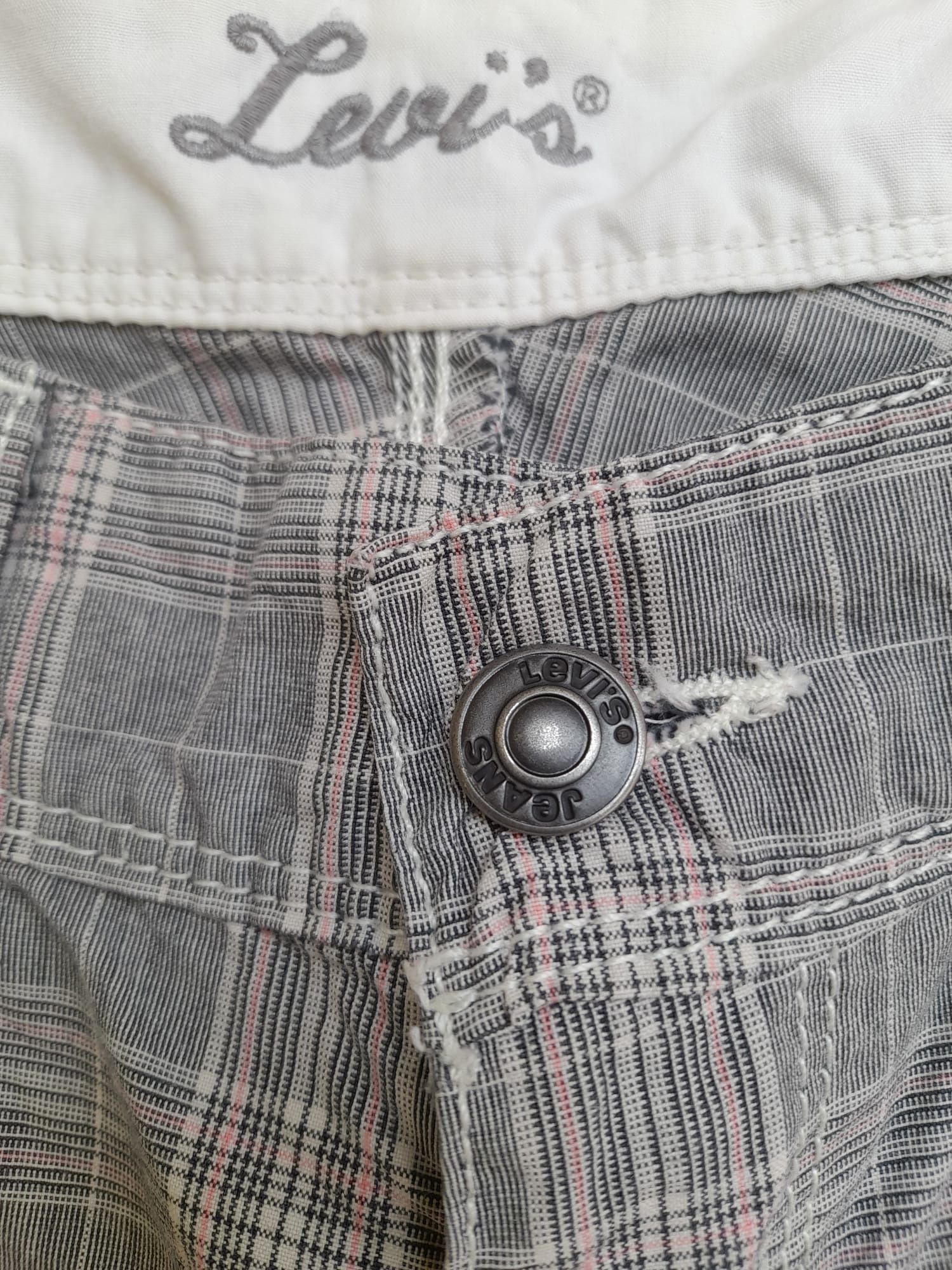 Bermudas Levi's 38