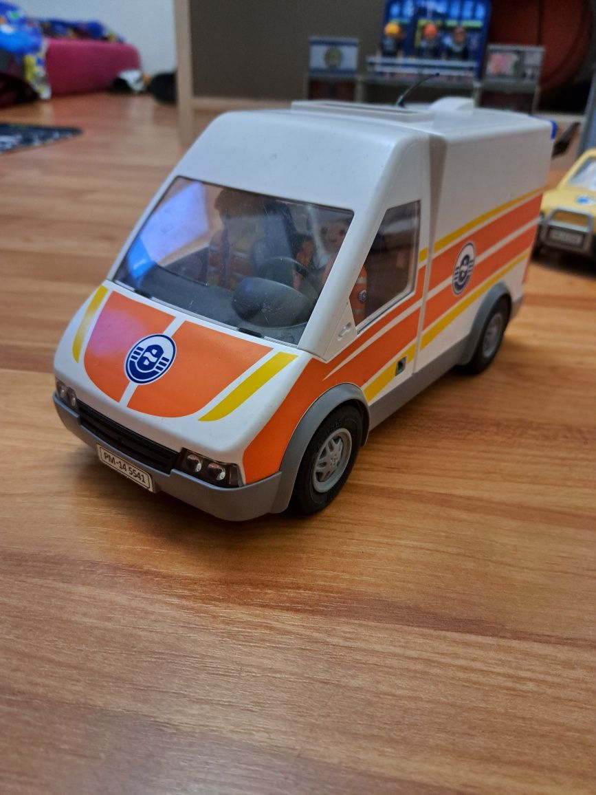 Sprzedam zestawy playmobil