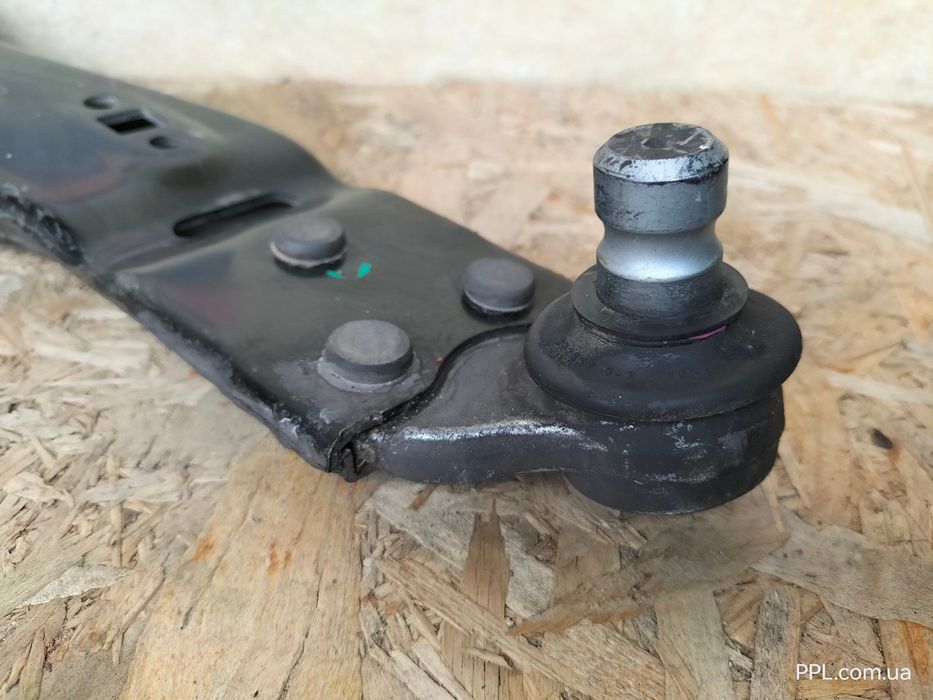 Ford Transit Tourneo Connect MK2 13- Рычаг передний правый