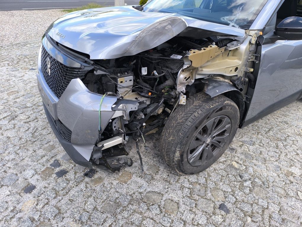Peugeot 2008 1,2 130 km uszkodzony