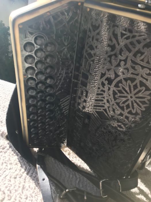 Vendo concertina da Famosa marca Vassibella de Guimarães