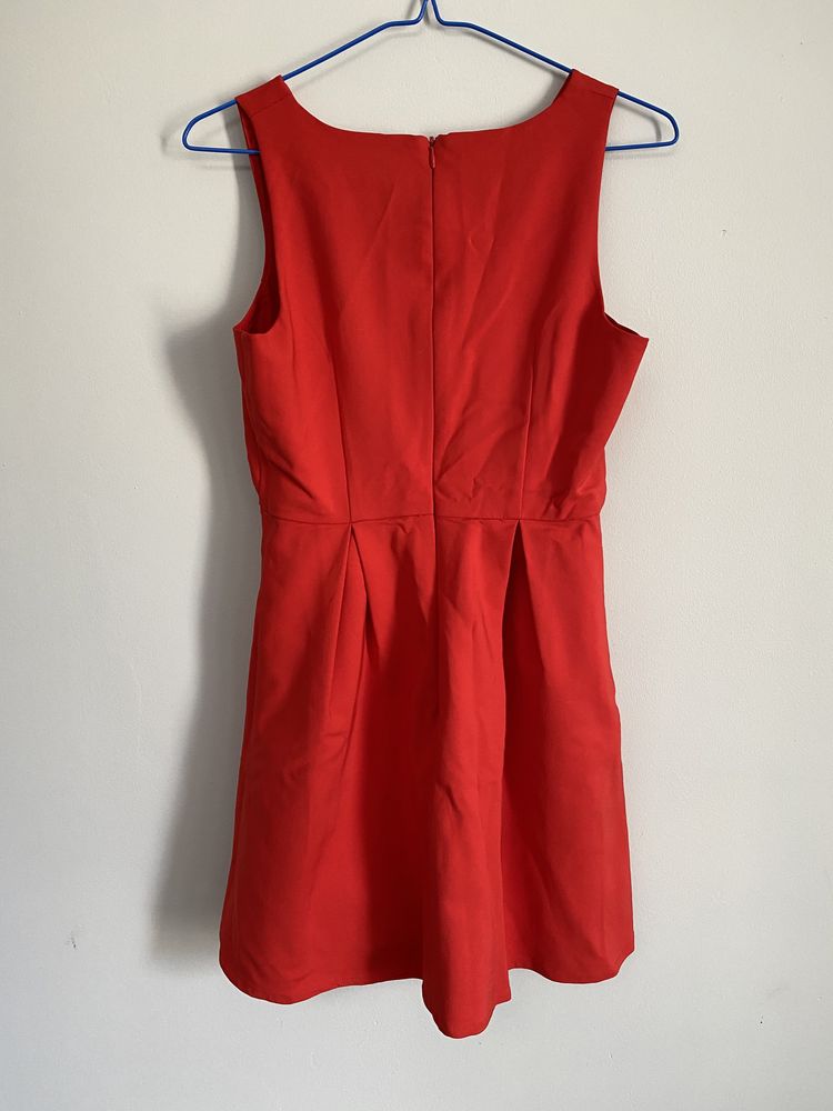 Czerwona sukienka Sinsay