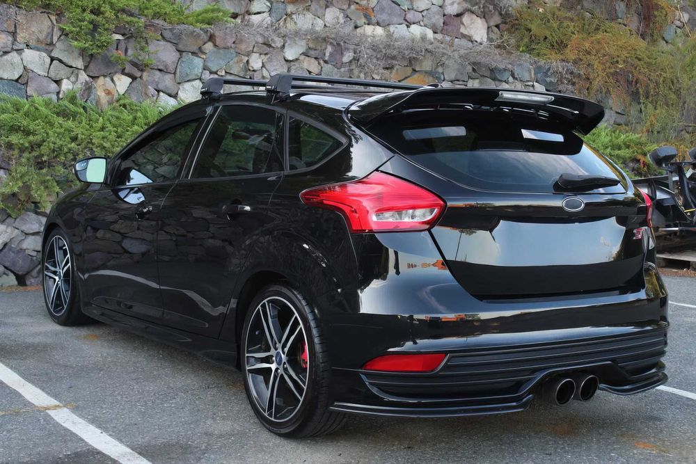 Ford Focus ST      2017
