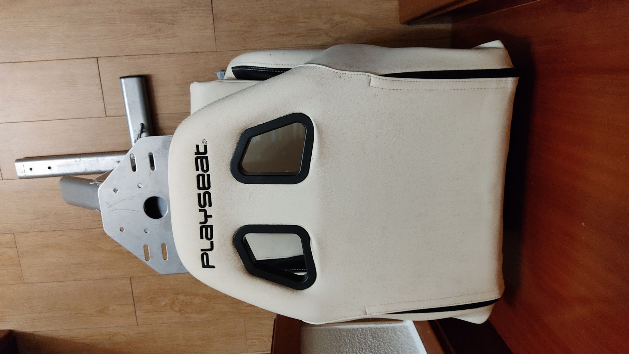 Playseat evolution branco Cockpit simracing Logitech Thrustmaster game