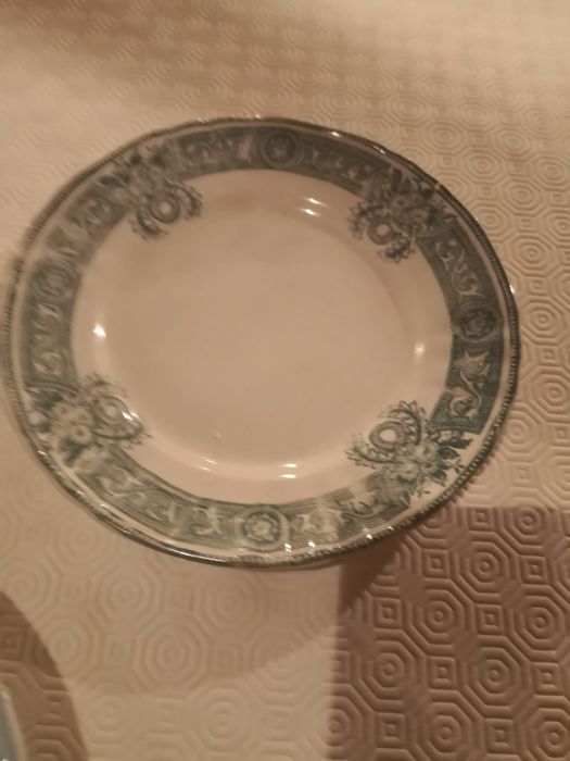 Prato mais de 100 anos de sacavem veja se estampilha emblema