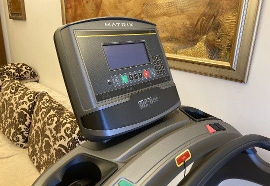 Професійна бігова доріжка для дому