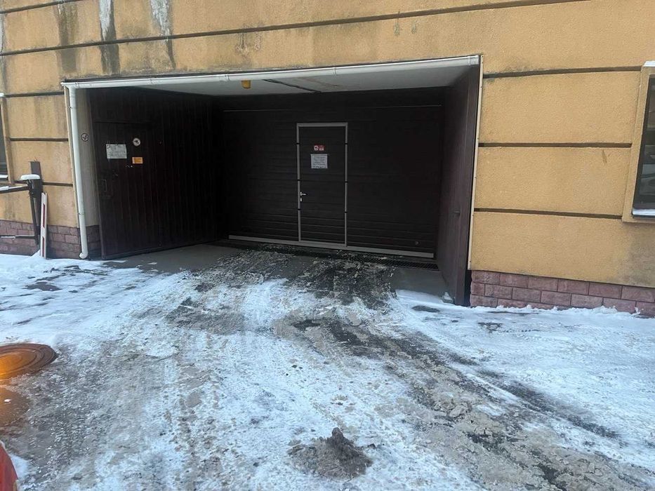 ЦЕНТР Паркінг 15 м2 Дмитрівська 69 Чорновола / Січових Стрільців