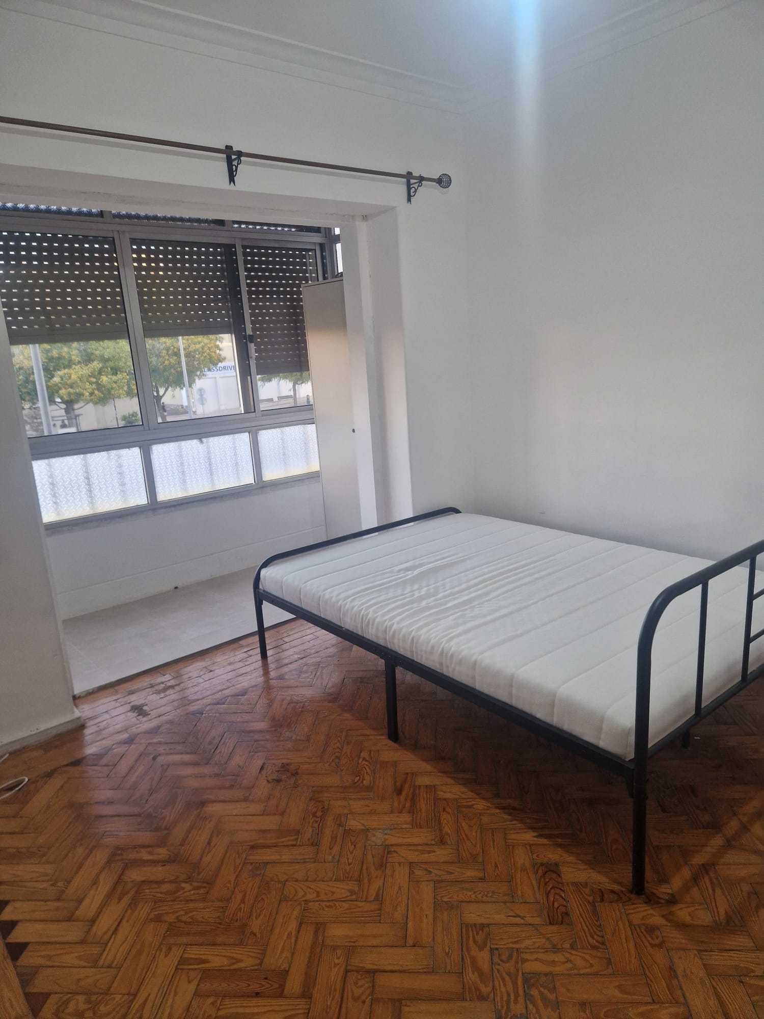 Alugo quarto em Moscavide/ Parque das Nações