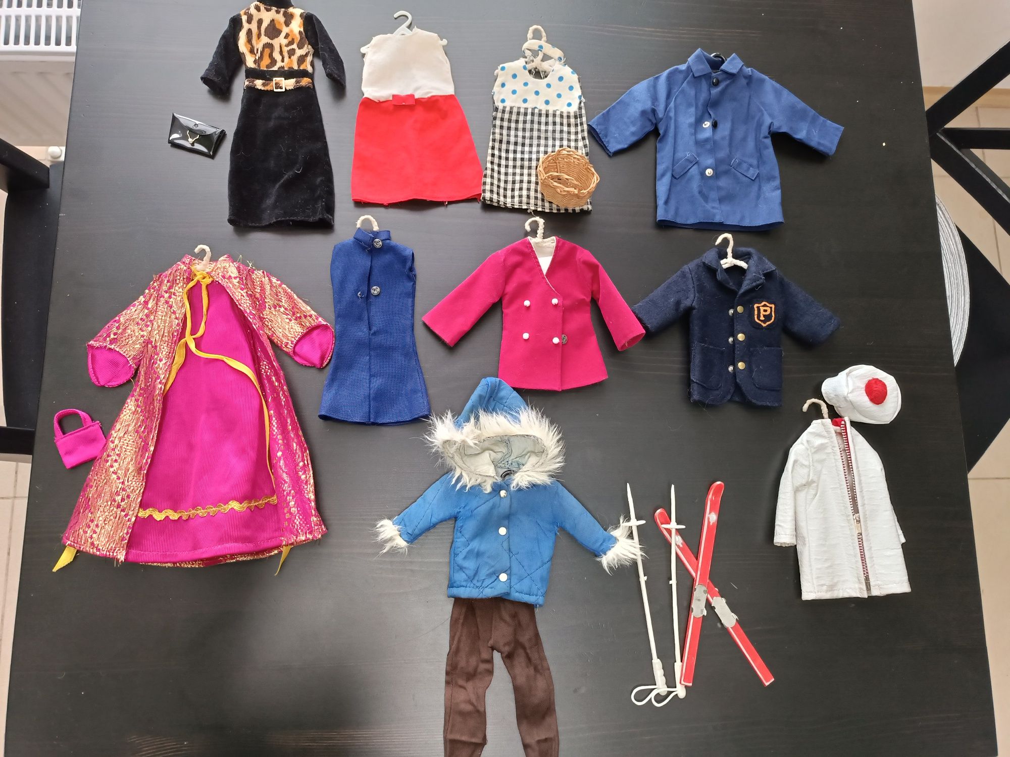 Stare ubranka Sindy Paul z 1965 roku plus szafa gratis ( Barbie )