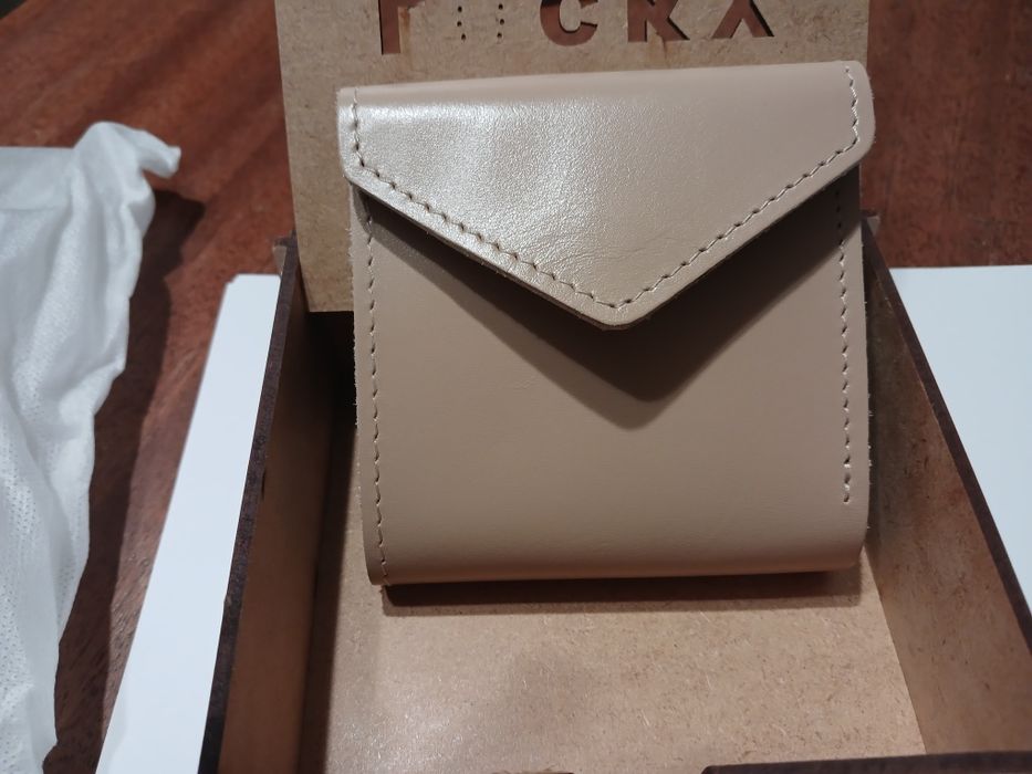 Жіночий шкіряний гаманець