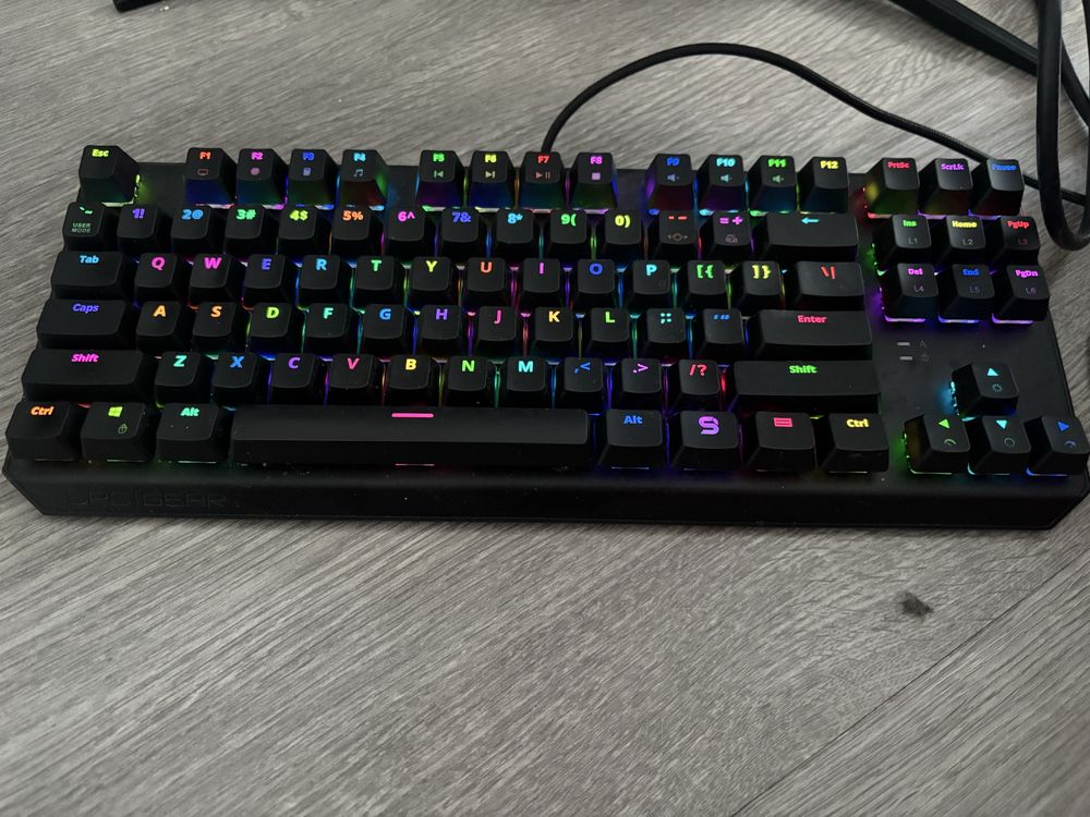 Komputer gamingowy geforce i moniotr MSI