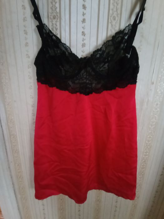 Пеньюар жіночий з мереживом