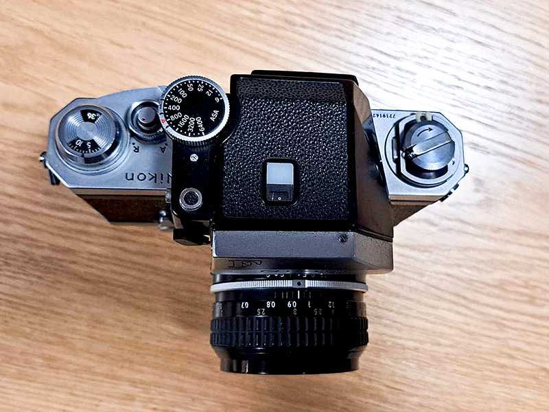 Aparat Nikon F analogowy, obiektyw Nikon 50mm 1:2.0