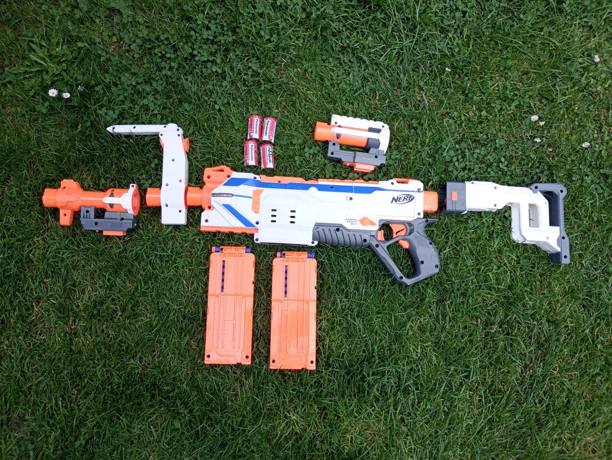 Karabin Maszynowy Nerf Modulus Regulator (5 dodatkowych akcesoriów)