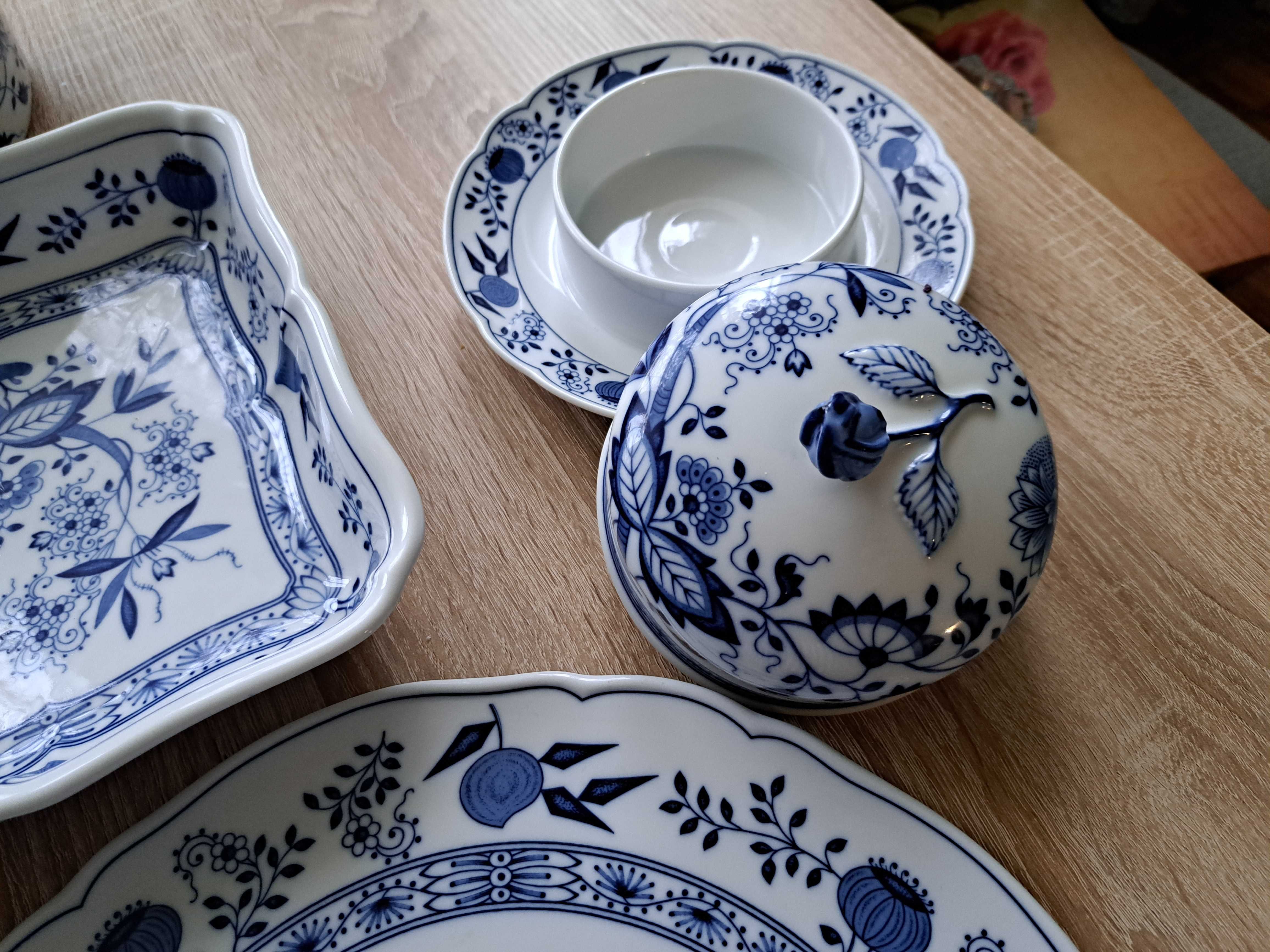 Zestaw serwis niemiecka porcelana wzór cebulowy, dla 6 osób ok.50szt