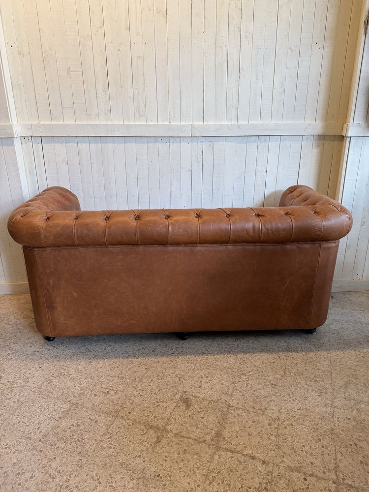 Sofa chesterfield em pele 3 lugares