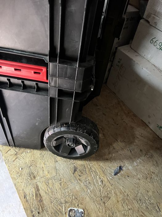 Skrzynki narzedziowe na kolach qbrick system