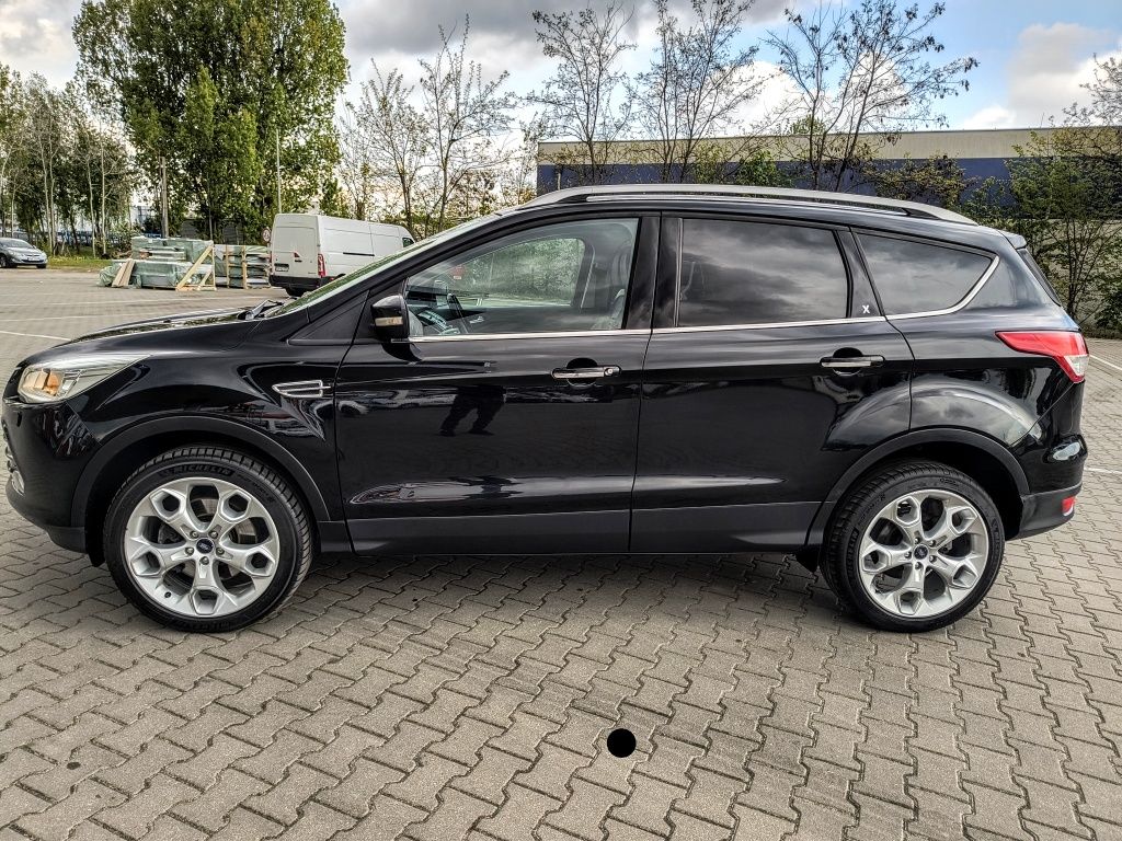 Ford Kuga Titanium,super stan,niski przebieg,bogata wersja,4*4,180koni