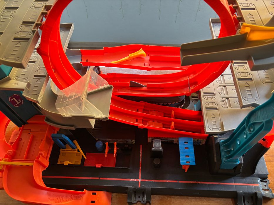 Хот Вилс Ультимейт гараж з Акулой Hot Wheels City Ultimate Garage