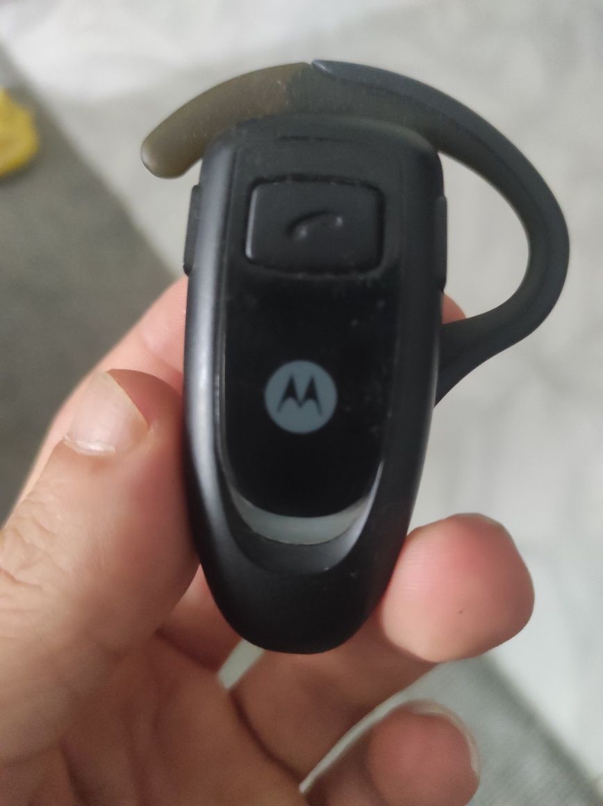 Vendo telemóvel Motorola E1000+ auricular ler a descrição