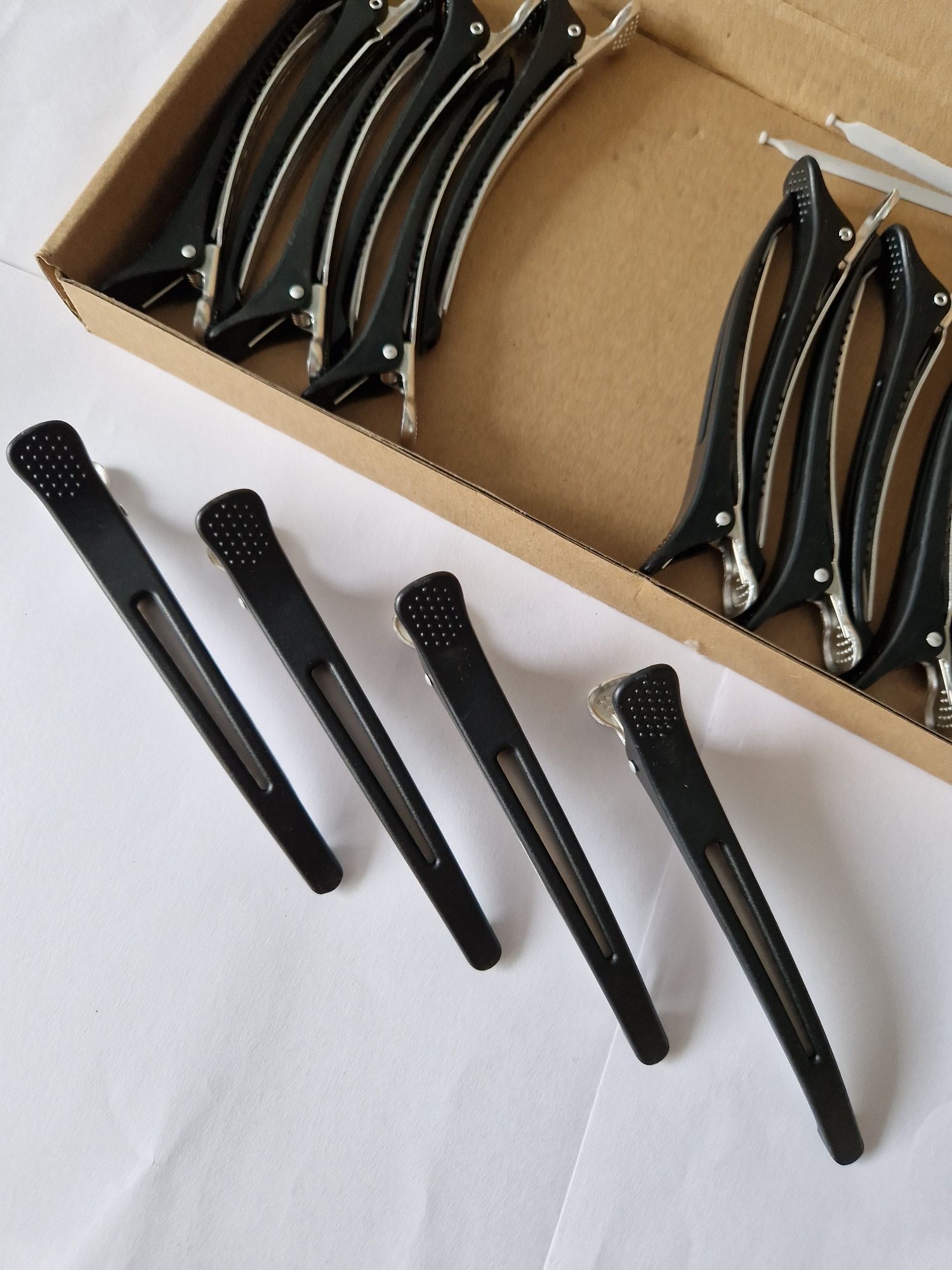 Spinki do włosów 18 sztuk, krokodyle, nowe, metal i plastik