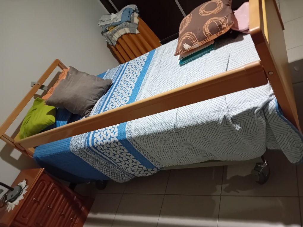Cama articulada como nova