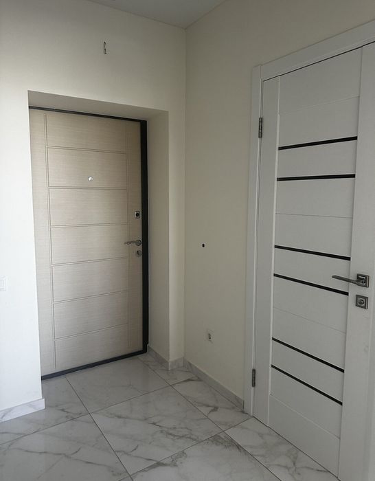 Світла 1к з виглядом на озеро! Мінімальне переоформлення 40369