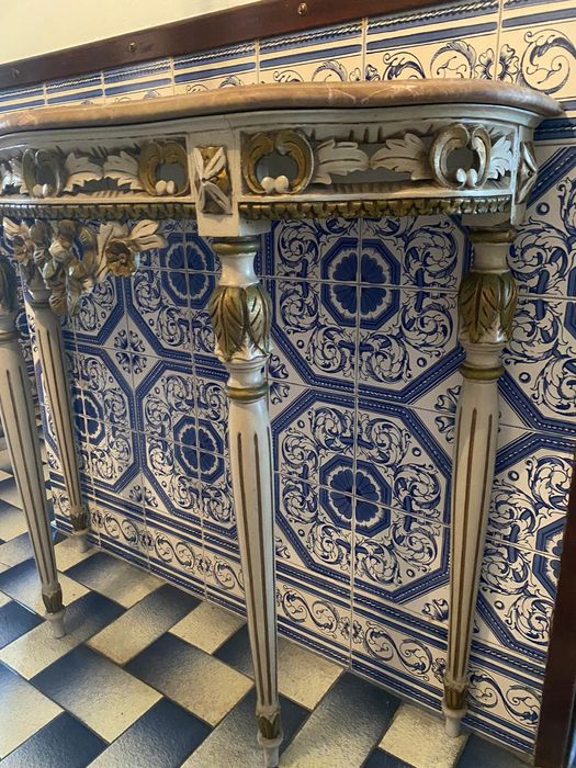 Credência com Espelho. Hall de entrada lindíssimo.