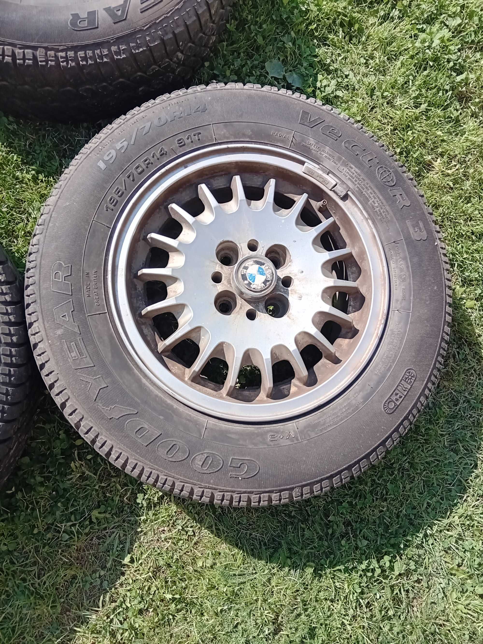 Sprzedam felgi 14stki tzw słoneczka do BMW E30