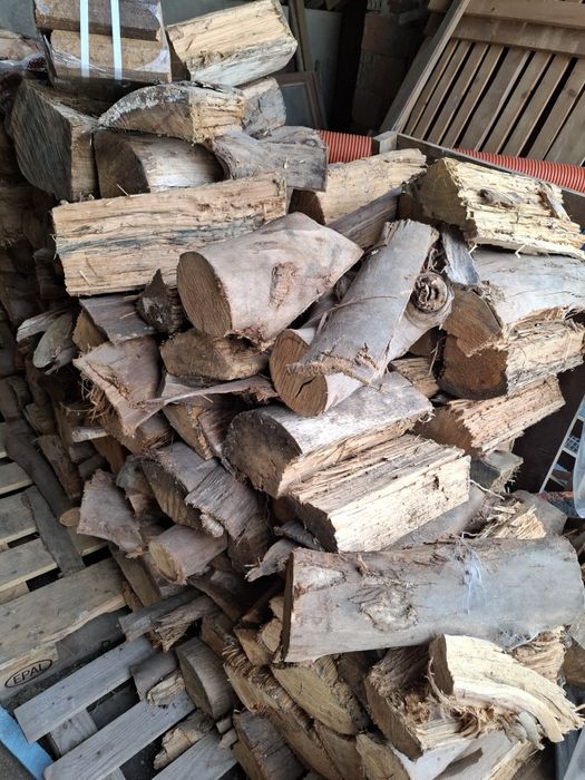 Lenha seca de carvalho