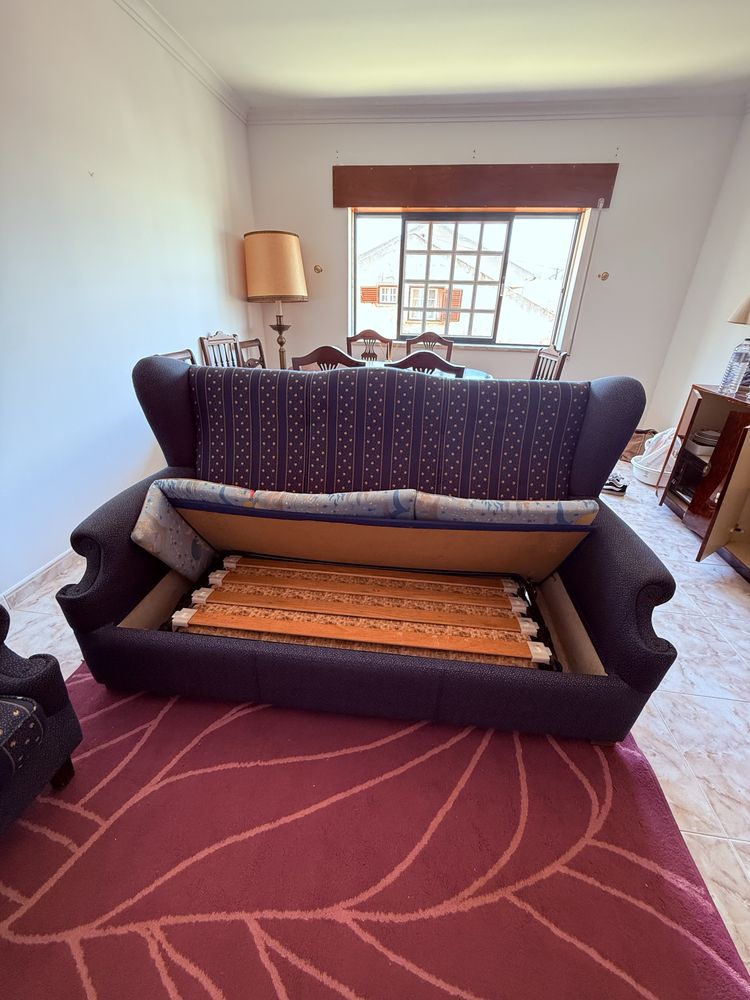 Sofa cama e poltronas