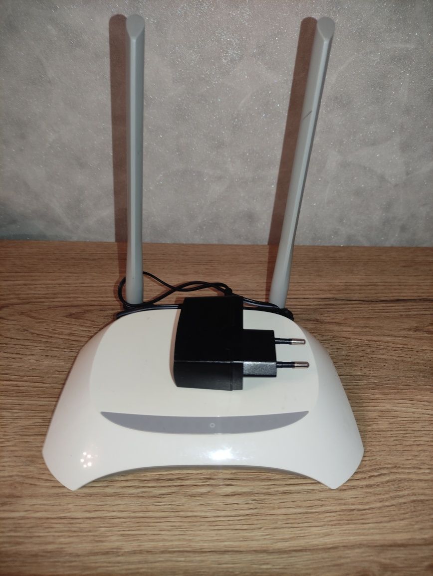 Wi-Fi маршрутизатор tp-link 840n
