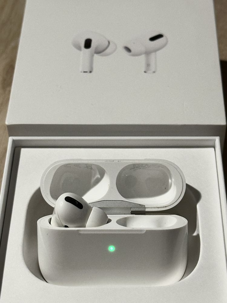 Apple AirPods Pro - LEWA słuchawka + etui