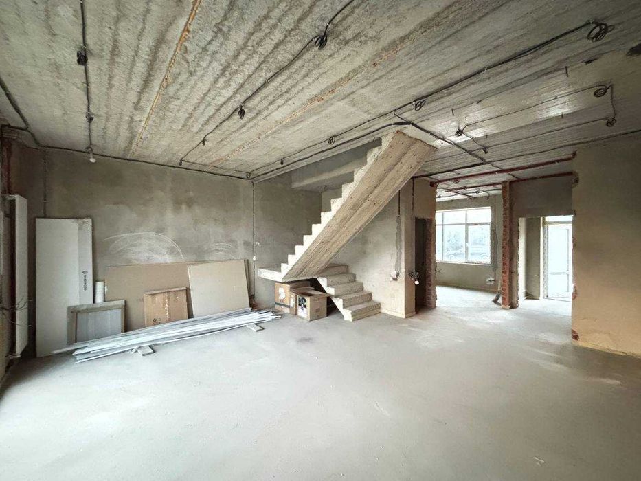 Продається будинок (таунхаус) з частковим ремонтом/ЗАКРИТЕ МІСТЕЧКО