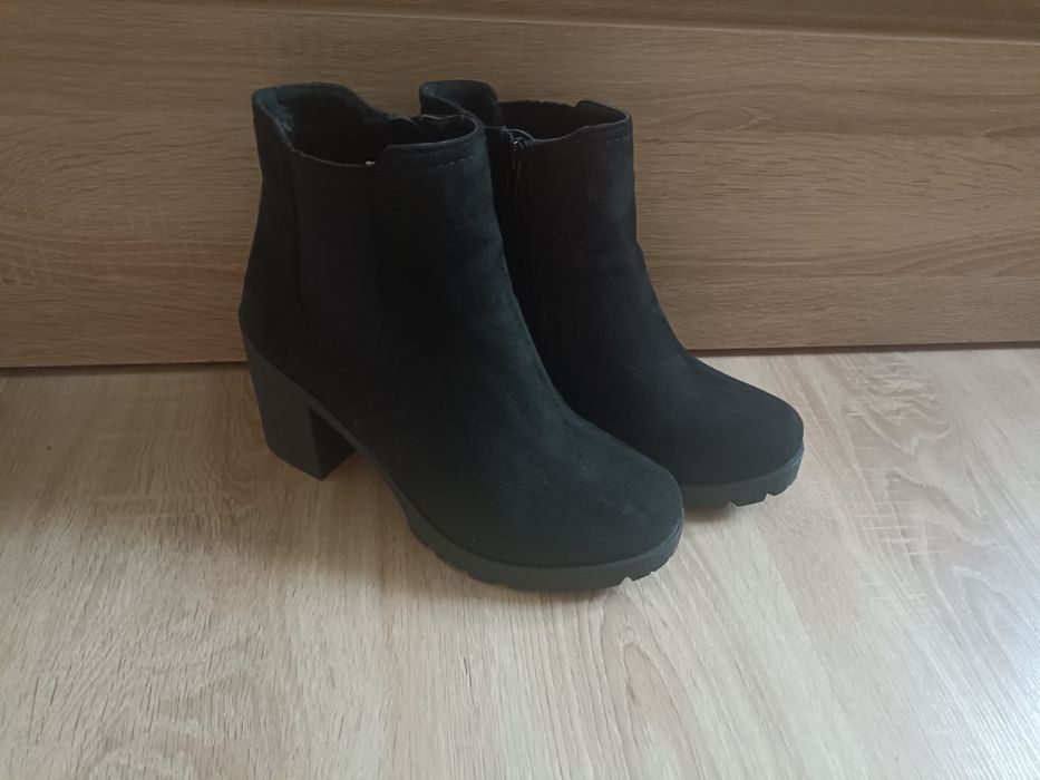 Buty zimowe na obcasie