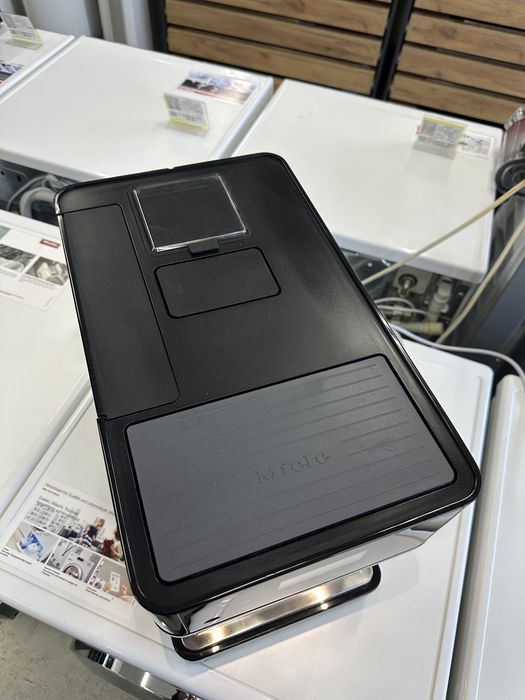 Кавомашина Miele CM 63 автоматична кавоварка міле