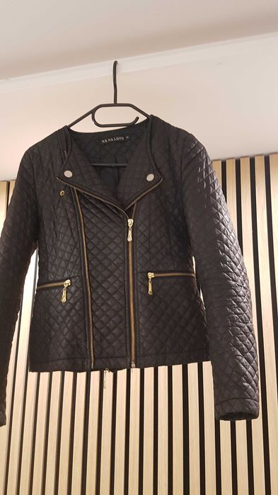 Kurtka   czarna pikowana chanelka S