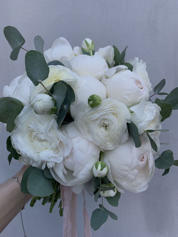 Флорист,декоратор(оформление свадьбы,свадебный букет,выезная церемония