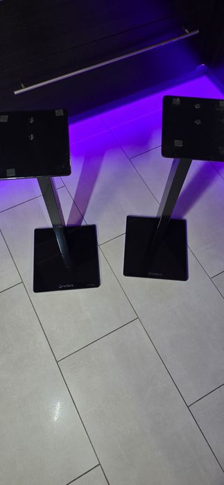Standy podstawy stojaki podstawy kolumny