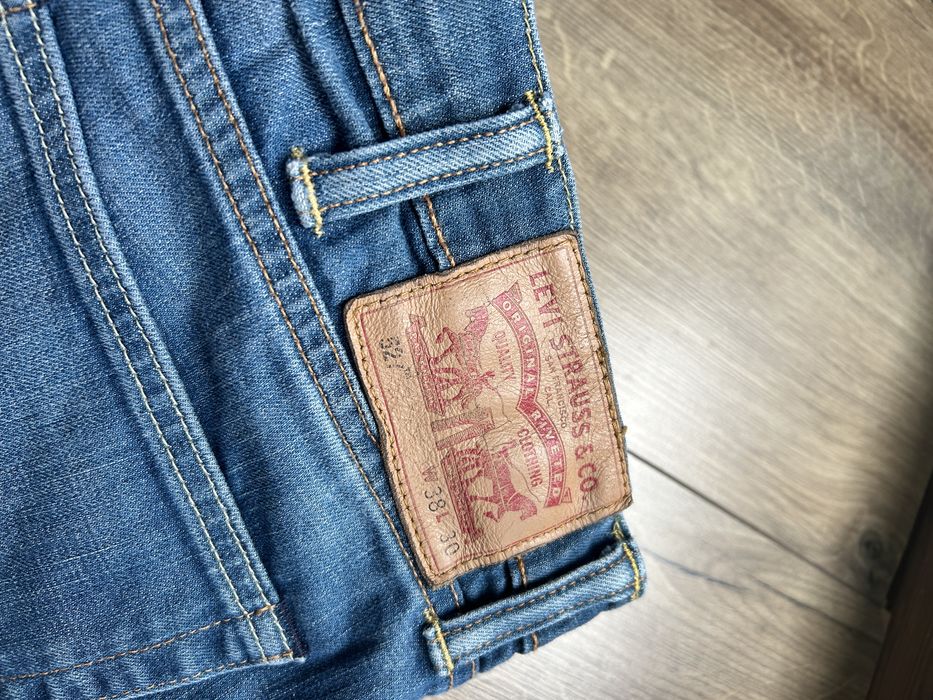 Spodnie jeansowe dzinsy jeansy model Levis 527