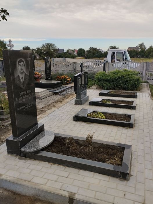 Виготовлення, встановлення, монтаж та демонтаж пам'ятників