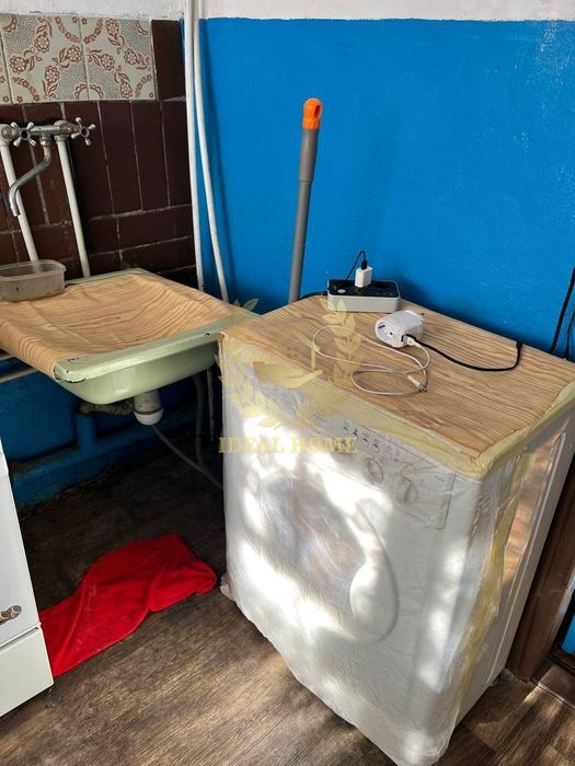 Продам 1 кімнату в кумінальні квартирі