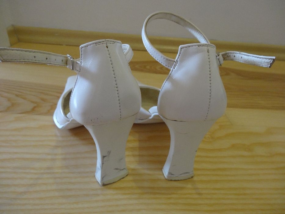 buty czółenka białe ślubne r.37