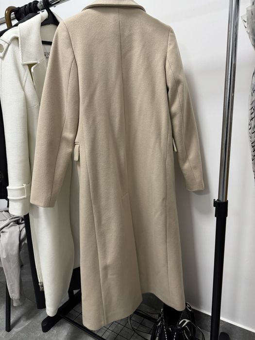 Жіноче пальто міді